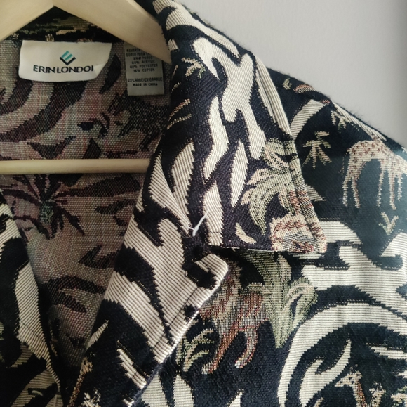 Erin London Vintage blazer in a gorgeous safari print - Picture 3 of 5